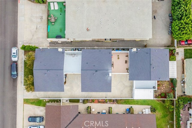 Quiet 3 townhome complex