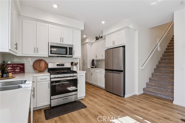 Detail Gallery Image 8 of 24 For 15968 Leader Ave, Chino,  CA 91708 - 3 Beds | 2/1 Baths