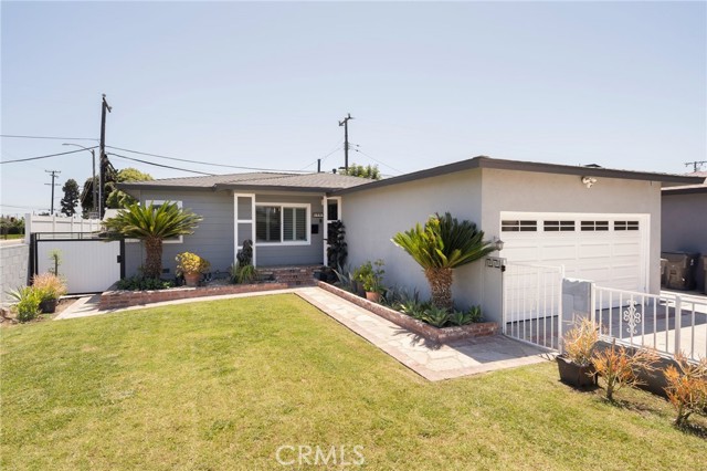 Detail Gallery Image 1 of 37 For 6344 South St, Lakewood,  CA 90713 - 3 Beds | 2 Baths
