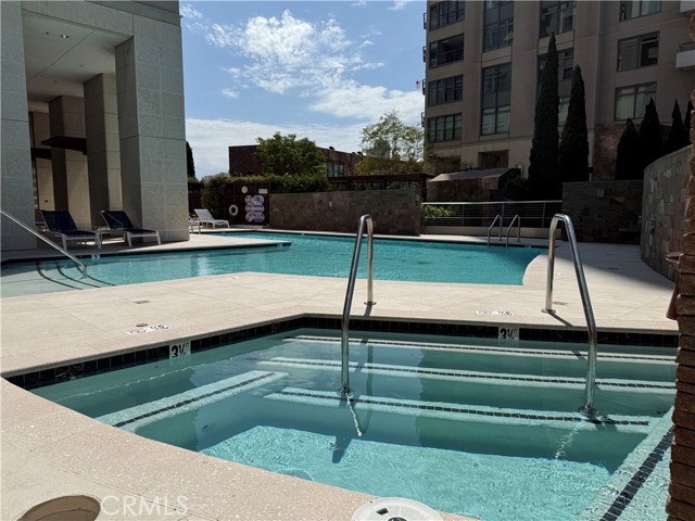 645 FRONT Street, San Diego CA: https://media.crmls.org/medias/53e5739e-2c17-4853-a9b3-1bd68e32365c.jpg
