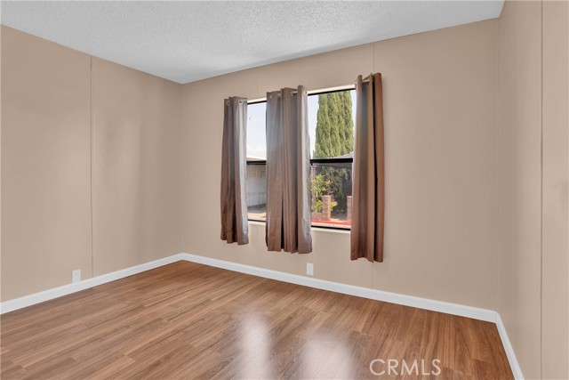 350 S Willow Avenue, Rialto CA: https://media.crmls.org/medias/53e63f05-ed2d-4220-b44d-5c8ba312d8fa.jpg