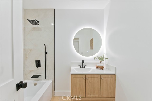 Detail Gallery Image 15 of 47 For 5864 Jamieson Ave, Encino,  CA 91316 - 3 Beds | 3 Baths