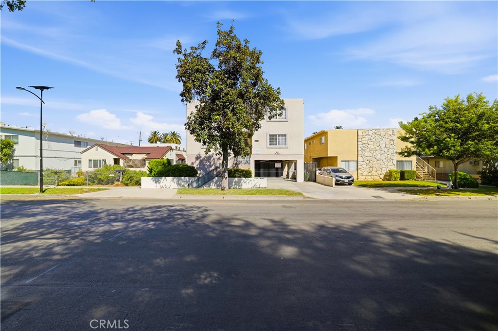 SingleFamilyResidence at 14839 Sylvan Street