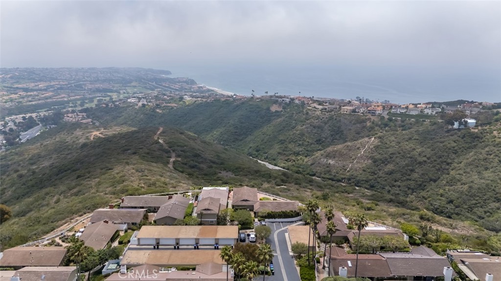https://media.crmls.org/medias/53e6a0b8-4059-450b-9b3f-ccbdb2134a0a.jpg?preset=X-Large