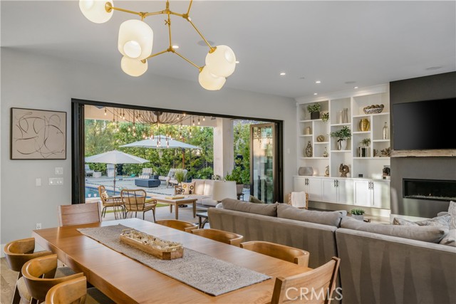 Detail Gallery Image 13 of 64 For 2318 Vista Grande, Vista,  CA 92084 - 5 Beds | 4 Baths