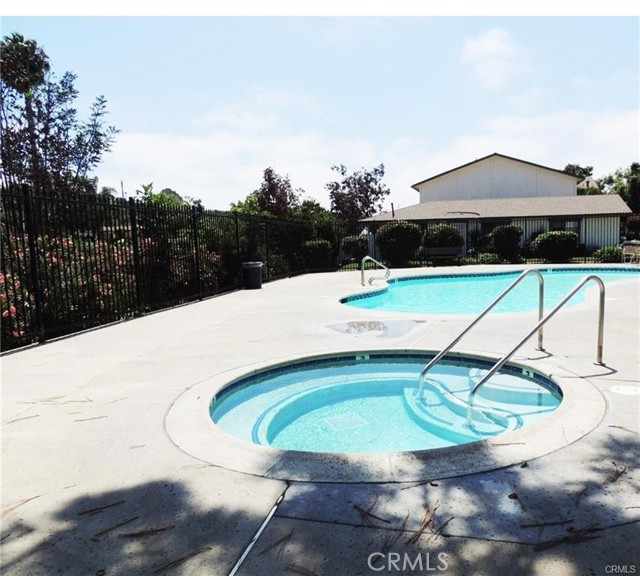Detail Gallery Image 24 of 31 For 4137 Tiberon Dr, Oceanside,  CA 92056 - 3 Beds | 2 Baths