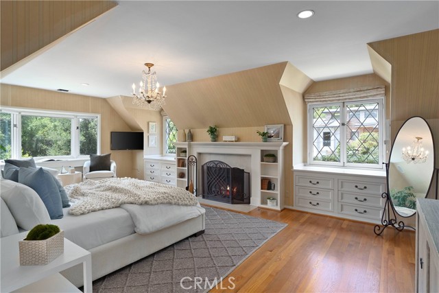 11818 Laurel Hills Road, Studio City CA: https://media.crmls.org/medias/53e83d62-3aaf-441e-ac42-81a691cbb88e.jpg