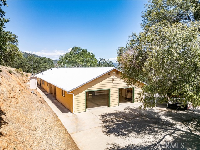 Detail Gallery Image 3 of 44 For 5033 W Whitlock Rd, Mariposa,  CA 95338 - 2 Beds | 2 Baths