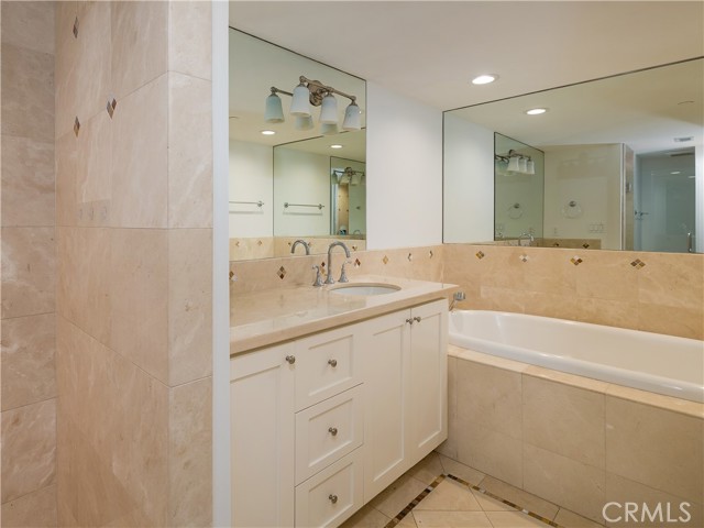 Detail Gallery Image 24 of 35 For 644 Hermosa Ave, Hermosa Beach,  CA 90254 - 3 Beds | 2/1 Baths