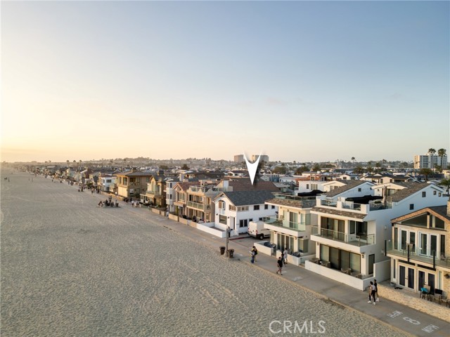 Detail Gallery Image 1 of 33 For 2500 W Oceanfront, Newport Beach,  CA 92663 - 3 Beds | 3 Baths