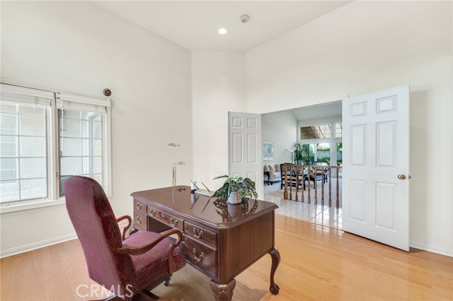 Detail Gallery Image 30 of 55 For 18830 Beechtree Ln, Porter Ranch,  CA 91326 - 5 Beds | 4/1 Baths