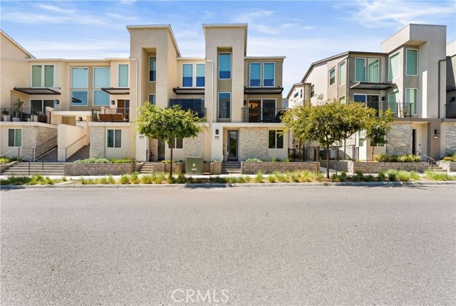 Detail Gallery Image 2 of 34 For 10423 Adamson Way, San Diego,  CA 92126 - 2 Beds | 2/1 Baths