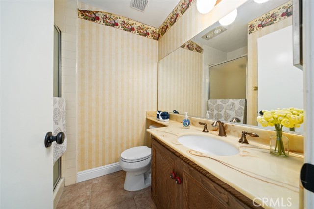 23761 Singapore Street, Mission Viejo CA: https://media.crmls.org/medias/53ec28a5-8429-4b4f-a76d-e1241d13fc73.jpg