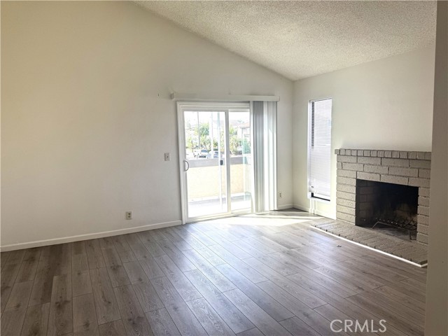 Detail Gallery Image 12 of 19 For 16682 Dolores Ln, Huntington Beach,  CA 92649 - 2 Beds | 2/1 Baths