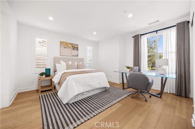 Detail Gallery Image 5 of 74 For 113 Imagination Trail, Irvine,  CA 92620 - 4 Beds | 3/1 Baths