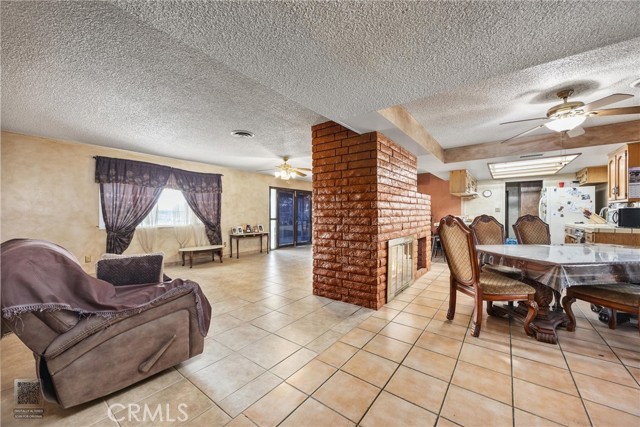 7519 Man O War Street, Bakersfield CA: https://media.crmls.org/medias/53ed0df9-52c2-4a30-9703-c78494ce5b28.jpg