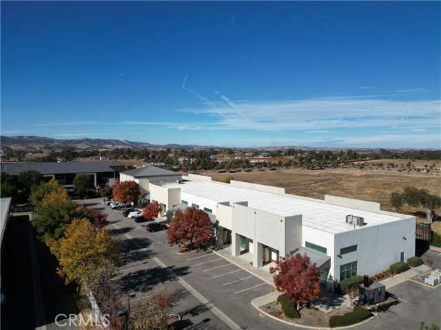 2758 Danley Court, Paso Robles CA: https://media.crmls.org/medias/53edb2df-ba8b-48c7-8a44-f4fff15fc75b.jpg