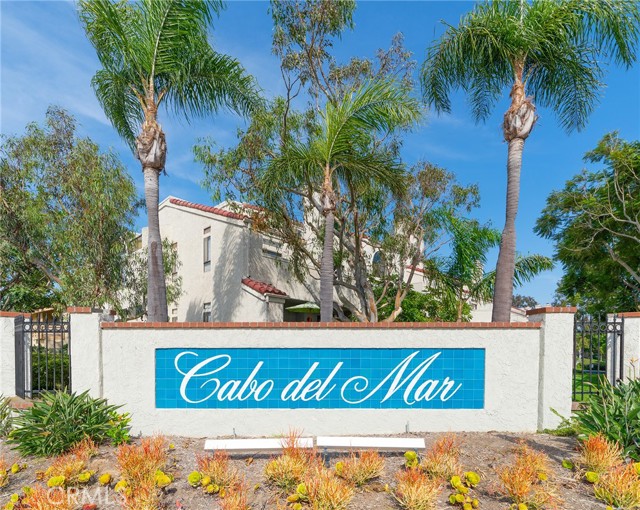 17202 Corbina Lane, Huntington Beach CA: https://media.crmls.org/medias/53edff00-c518-4141-940e-950323a683b6.jpg
