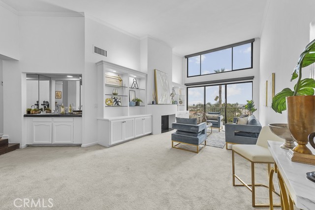 Detail Gallery Image 4 of 45 For 8455 Fountain Ave #406,  West Hollywood,  CA 90069 - 2 Beds | 2 Baths