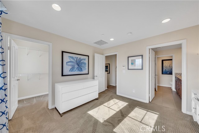 Detail Gallery Image 16 of 26 For 14102 W Chapparel Ln, Van Nuys,  CA 91405 - 2 Beds | 2/1 Baths