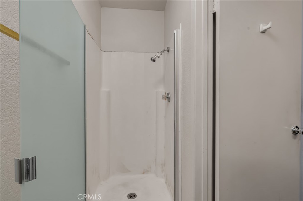 https://media.crmls.org/medias/53f02d4a-a20c-44d2-b481-86612887ca69.jpg?preset=X-Large