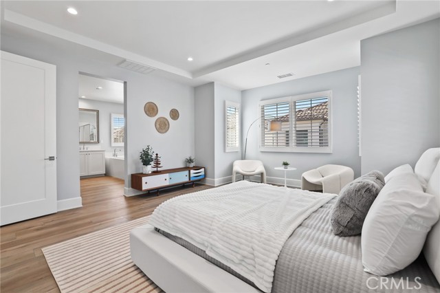 211 Fiore, Irvine CA: https://media.crmls.org/medias/53f0da62-3688-4026-9052-529f465818c7.jpg