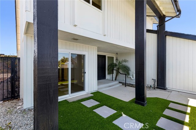 Detail Gallery Image 5 of 20 For 18282 Fieldbury Ln, Huntington Beach,  CA 92648 - 4 Beds | 2/1 Baths