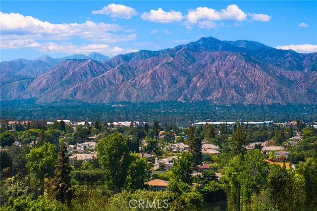 300 W Wistaria Avenue, Arcadia CA: https://media.crmls.org/medias/53f1c004-8e86-467a-8f2f-a9a58f6d7e9c.jpg
