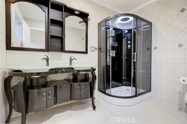 Detail Gallery Image 27 of 33 For 10624 Mcclemont Ave, Tujunga,  CA 91042 - 3 Beds | 3 Baths