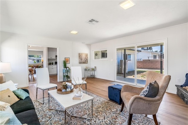 19436 Chaparral Street, Rialto CA: https://media.crmls.org/medias/53f3086a-15f0-4029-9cc4-2bbc053345b5.jpg