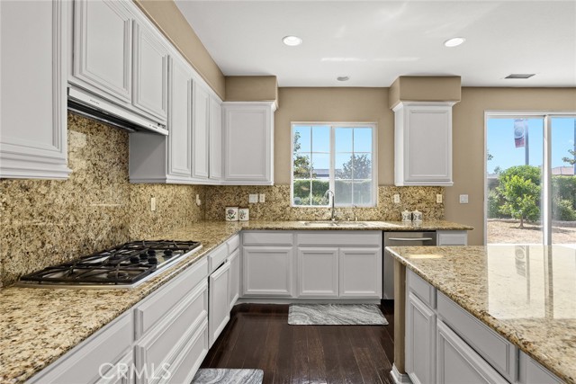Detail Gallery Image 13 of 51 For 7871 Slate Creek Rd, Corona,  CA 92880 - 5 Beds | 3 Baths