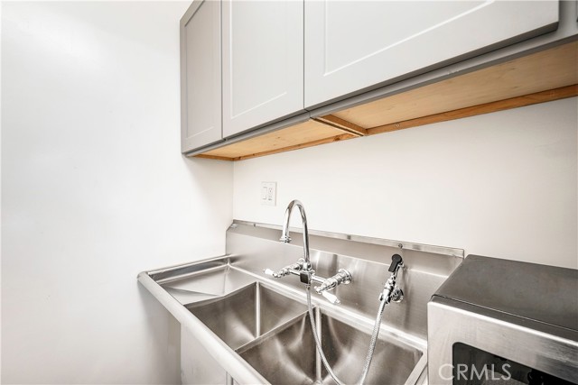 1031 Termino Avenue, Long Beach CA: https://media.crmls.org/medias/53f448f1-bbc7-47a3-813d-b63b8c33ea62.jpg