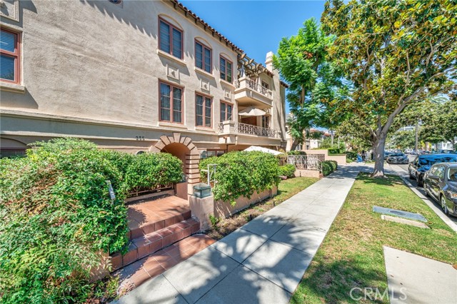 Detail Gallery Image 46 of 46 For 235 S Gale #102,  Beverly Hills,  CA 90211 - 2 Beds | 2 Baths