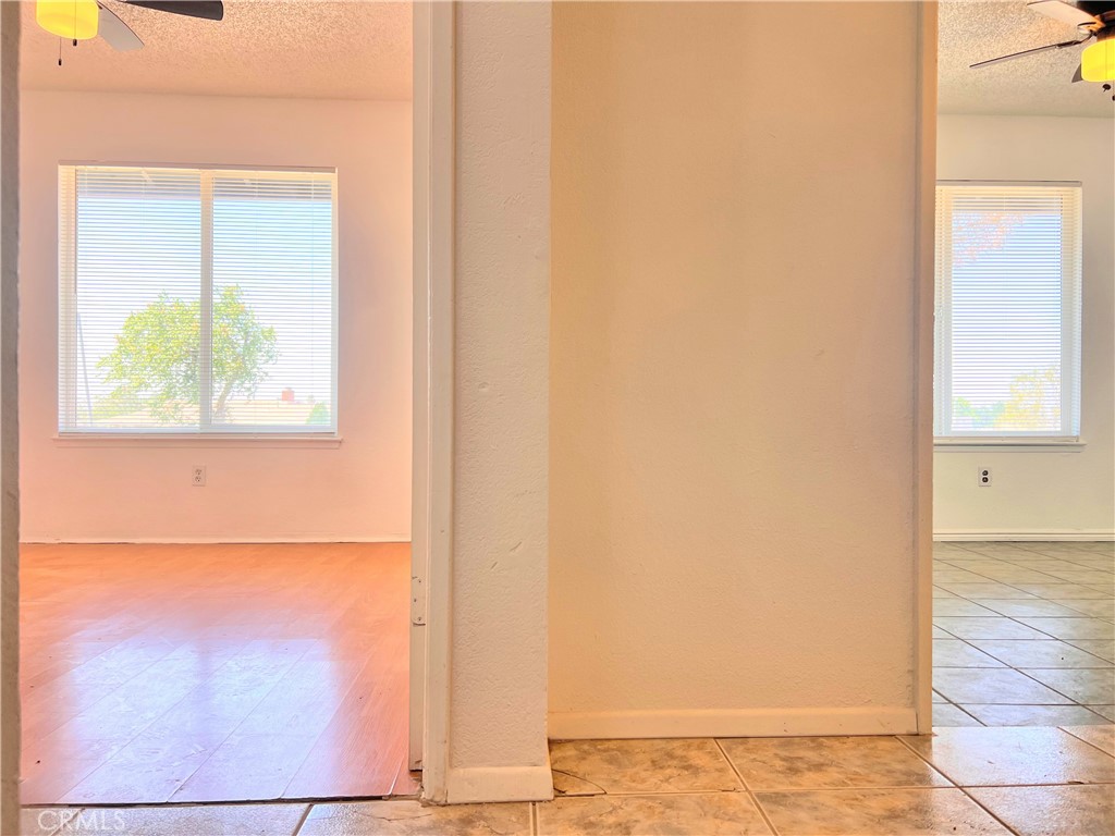 https://media.crmls.org/medias/53f4b65c-8ce2-4429-8826-e5cdec386b22.jpg?preset=X-Large