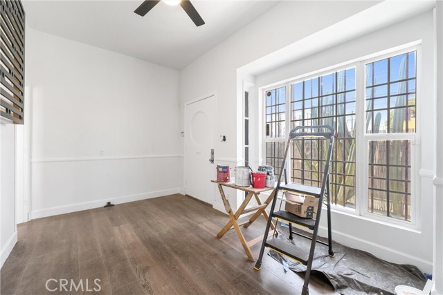 11170 Burbank Boulevard, North Hollywood CA: https://media.crmls.org/medias/53f696f9-7056-4021-a227-9ff83098a3ec.jpg