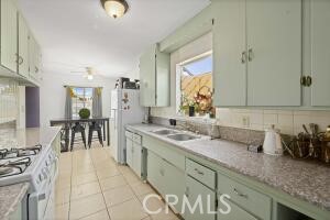 Detail Gallery Image 10 of 22 For 38514 Frontier Ave, Palmdale,  CA 93550 - 3 Beds | 1/1 Baths