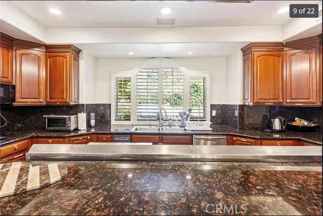 Detail Gallery Image 10 of 18 For 4755 Vanalden, Tarzana,  CA 91356 - 6 Beds | 5 Baths