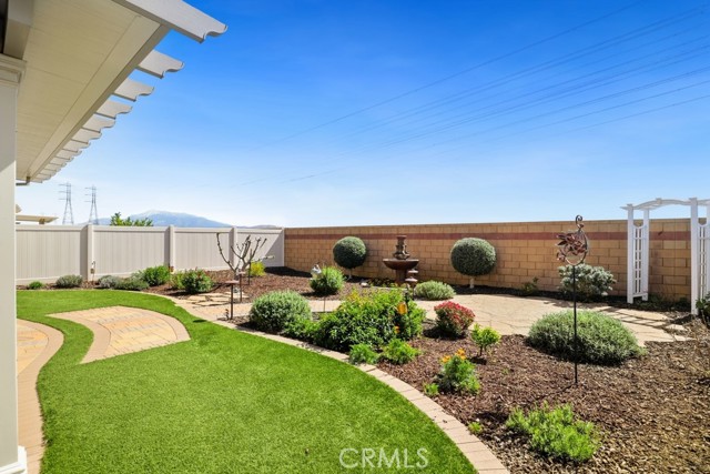 Detail Gallery Image 5 of 31 For 1377 Black Diamond, Beaumont,  CA 92223 - 4 Beds | 3 Baths