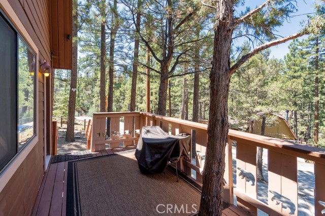 Detail Gallery Image 6 of 32 For 320 Hilltop Ln, Big Bear City,  CA 92314 - 2 Beds | 2 Baths