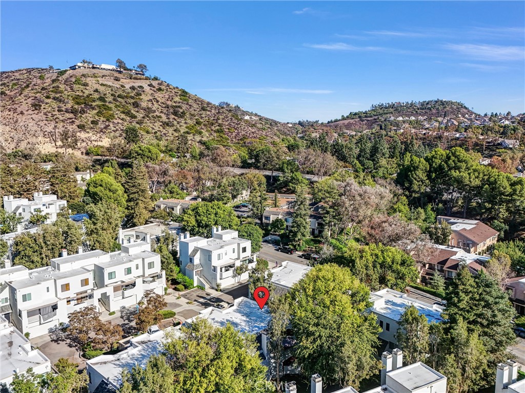 https://media.crmls.org/medias/53f8e4ee-5bc0-46e0-a4e6-780a5641046c.jpg?preset=X-Large