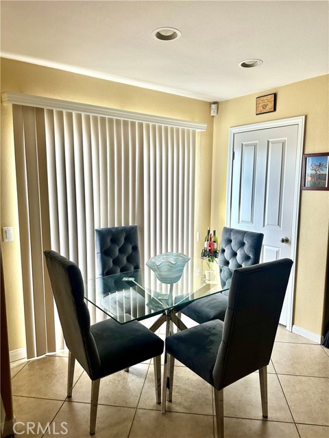 Detail Gallery Image 16 of 38 For 1332 E Rover Ln #E,  Beaumont,  CA 92223 - 4 Beds | 2/1 Baths