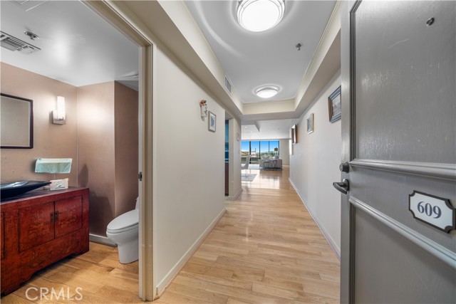 10660 Wilshire Boulevard, Los Angeles CA: https://media.crmls.org/medias/53fafad1-36f3-46d0-bc73-5db2aabec3d6.jpg