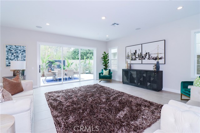390 Riverbend, Lake Forest CA: https://media.crmls.org/medias/53fb47ea-4dfb-4e0b-a176-f8ab366c39a4.jpg
