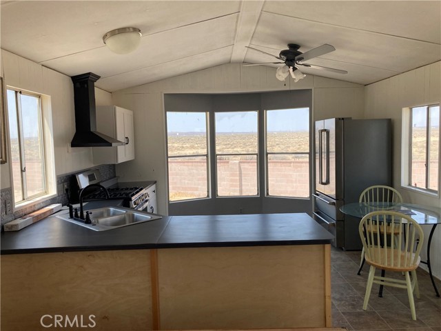 Detail Gallery Image 8 of 19 For 16450 Frontage Rd #26,  North Edwards,  CA 93523 - 2 Beds | 1 Baths
