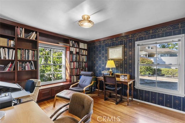 Detail Gallery Image 9 of 54 For 1815 Las Flores Dr, Glendale,  CA 91207 - 4 Beds | 3 Baths