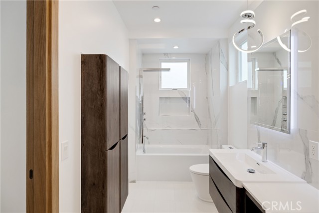 Jack & Jill bathroom