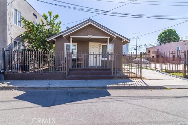 926 E 11th Unit: 2