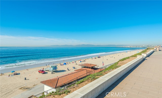 2001 Artesia Boulevard, Redondo Beach, California 90278, 1 Bedroom Bedrooms, ,1 BathroomBathrooms,Residential,Sold,Artesia,SB22021546