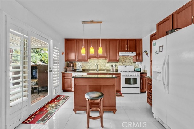 Detail Gallery Image 9 of 35 For 24464 Chippewa, Moreno Valley,  CA 92557 - 4 Beds | 2 Baths