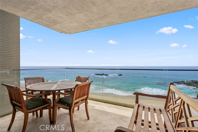 31755 Coast Hwy., Laguna Beach CA: https://media.crmls.org/medias/53fcdad0-7ee6-42c0-be02-8a996c3ffaac.jpg